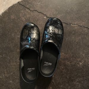 Brand new Dasko nursing shoes size 39